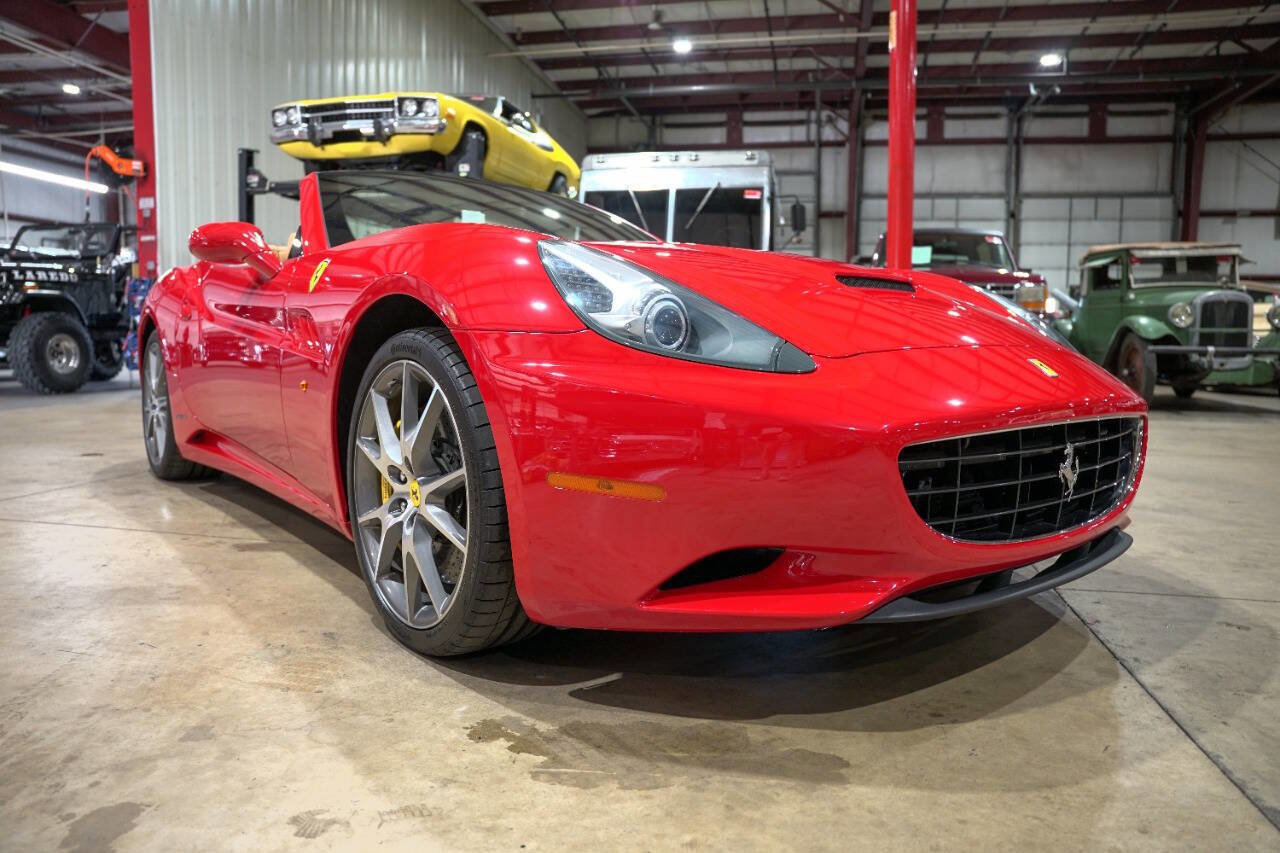 Used 2013 Ferrari California image 12