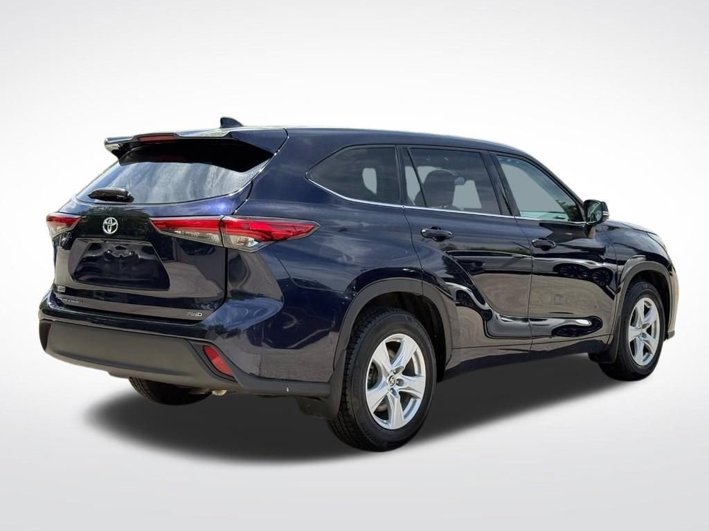 Used 2020 Toyota Highlander L AWD/4WD image 3