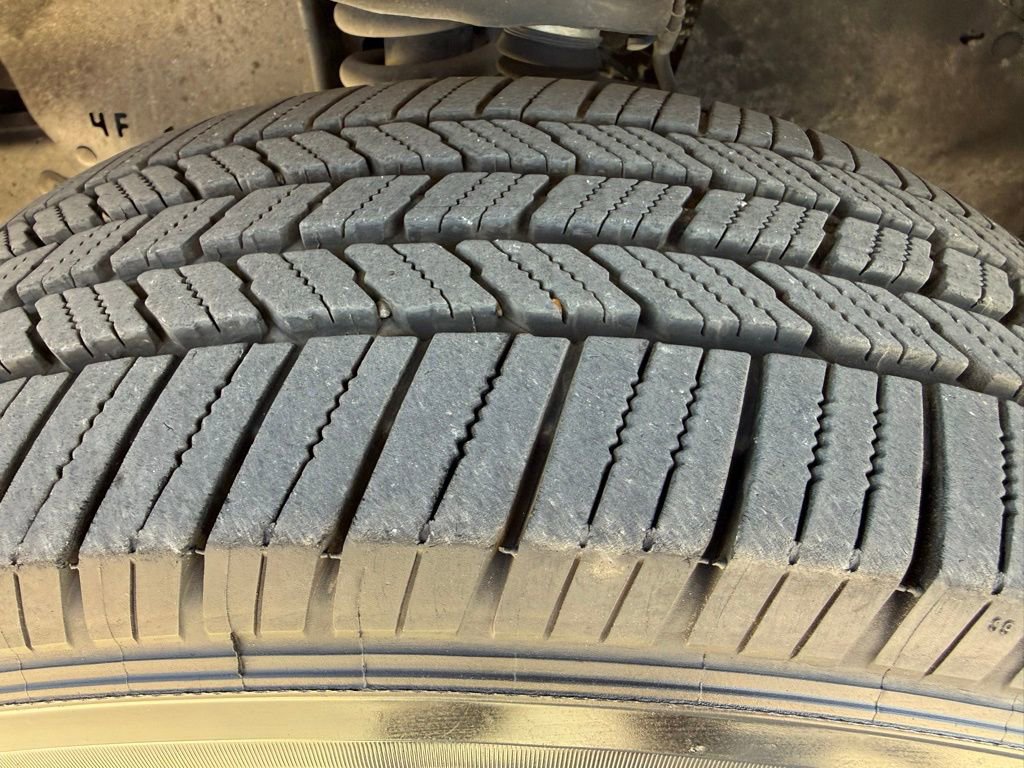 Used 2023 Toyota Tacoma Limited image 9