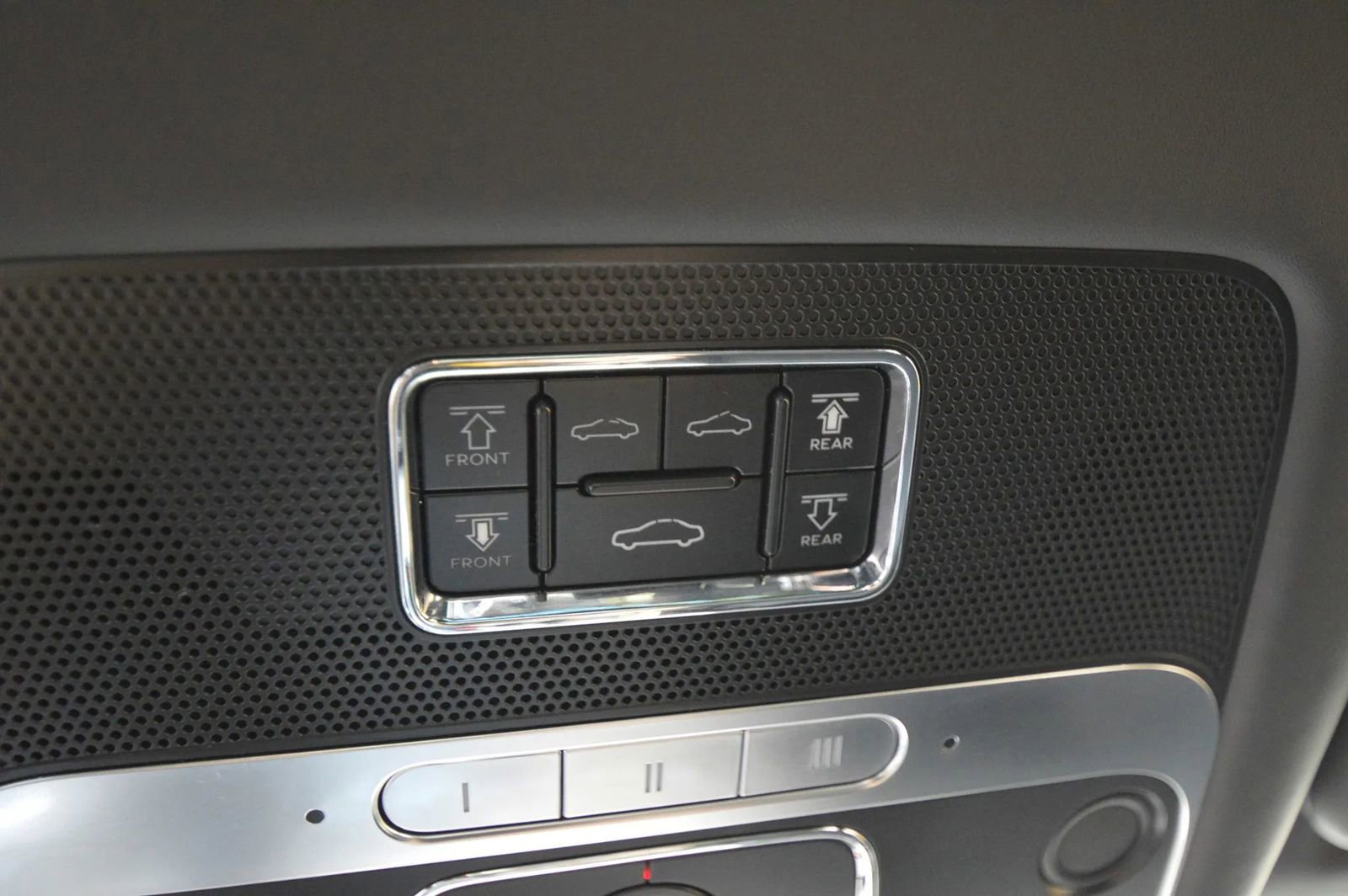 Used 2022 Bentley Flying Spur V8 image 55