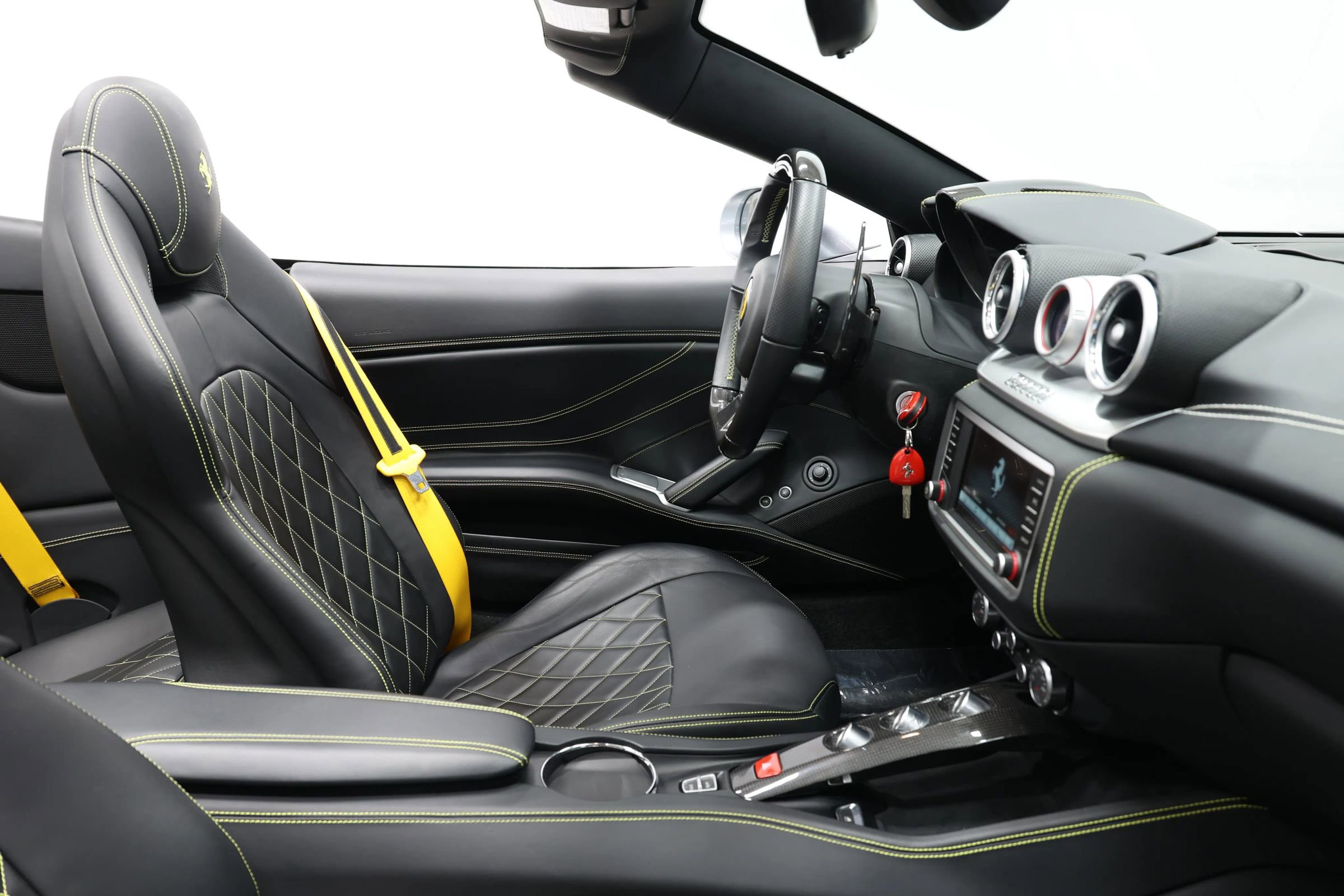 Used 2015 Ferrari California T image 83