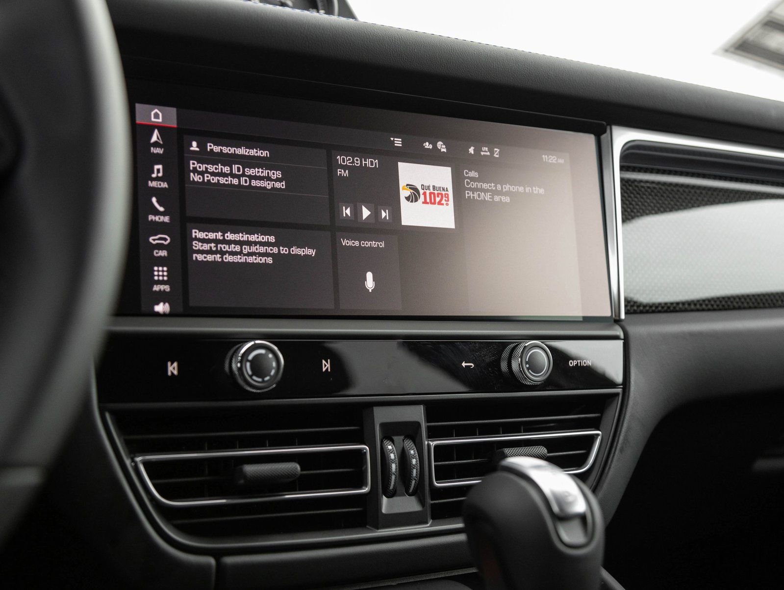 New 2026 Porsche Macan GTS image 25