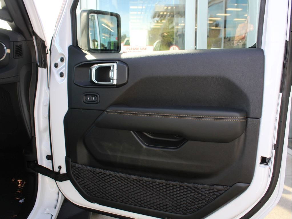 New 2025 Jeep Gladiator Sport image 30