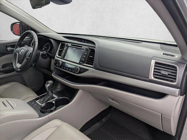Used 2018 Toyota Highlander XLE FWD image 27