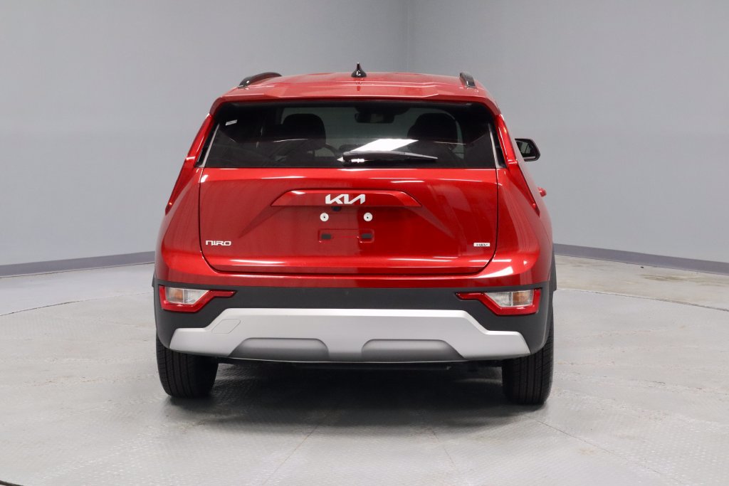 Used 2025 Kia Niro LX FWD image 9