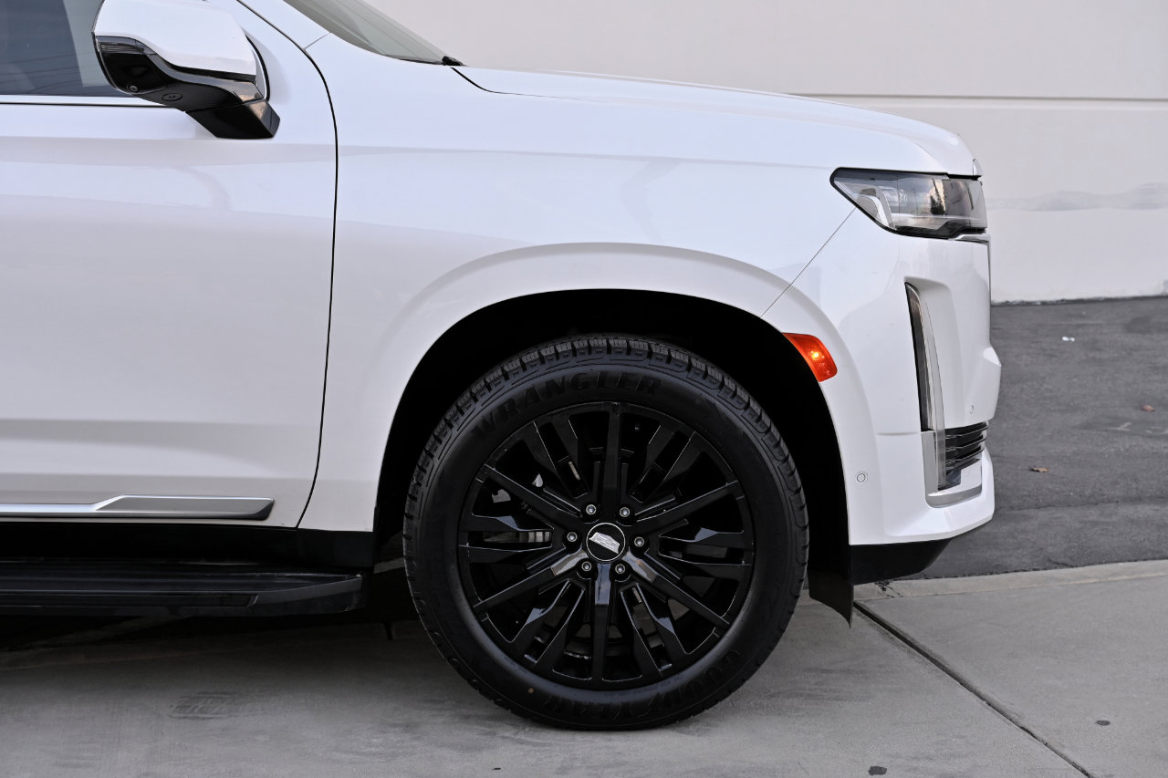 Used 2021 Cadillac Escalade Premium Luxury image 41