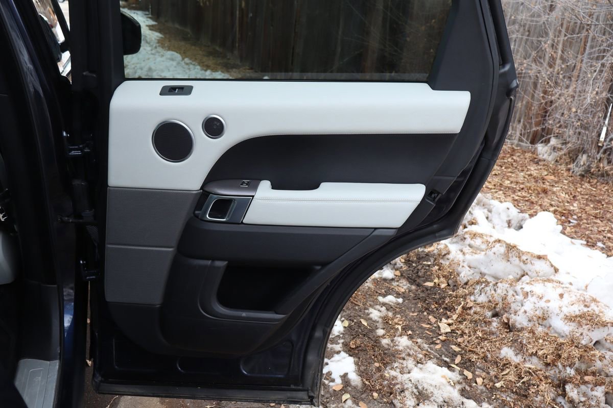 Used 2014 Land Rover Range Rover Sport HSE image 25