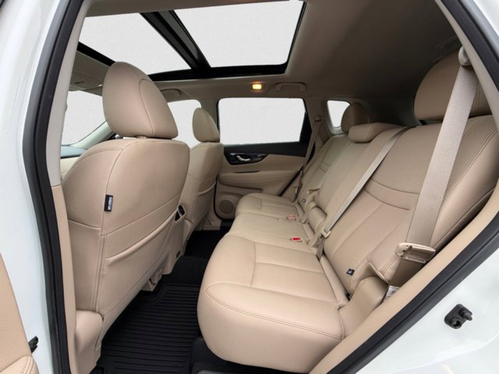 Used 2020 Nissan Rogue SL w/ Premium Package image 18