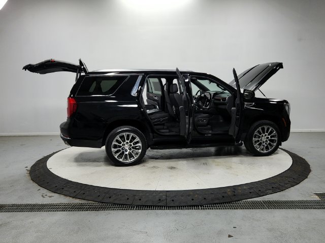 Used 2025 GMC Yukon Denali AWD/4WD image 17