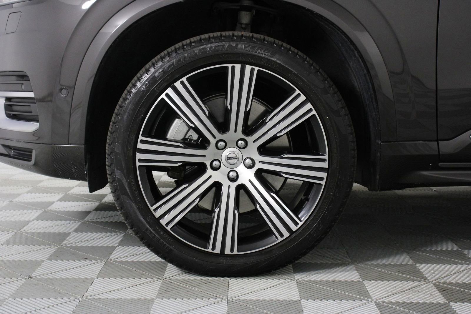 Certified 2024 Volvo XC90 T8 Plus w/ Protection Package Premier image 28