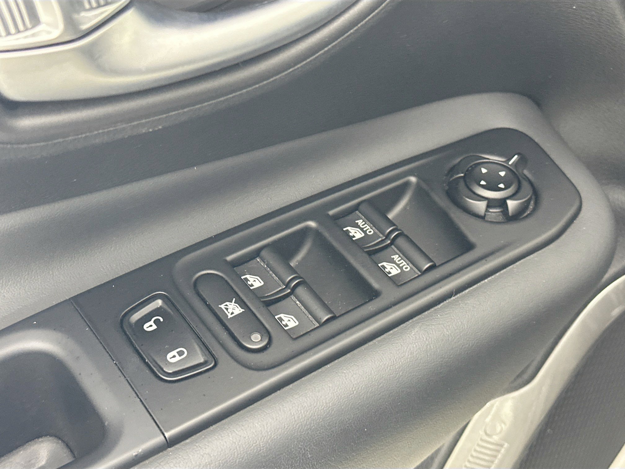 Used 2022 Jeep Renegade Limited image 18