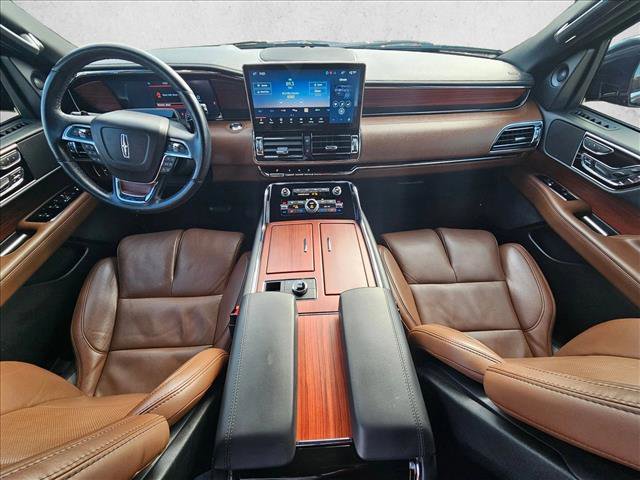 Used 2024 Lincoln Navigator Reserve image 14