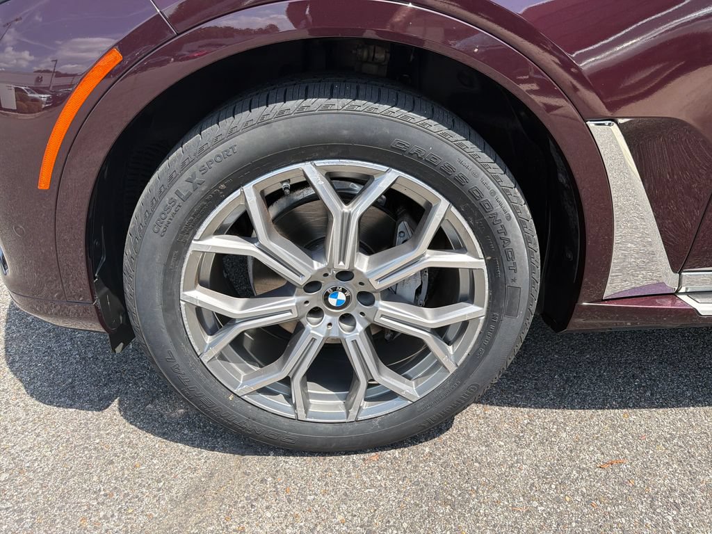 Used 2022 BMW X7 xDrive40i w/ Executive Package AWD/4WD image 14