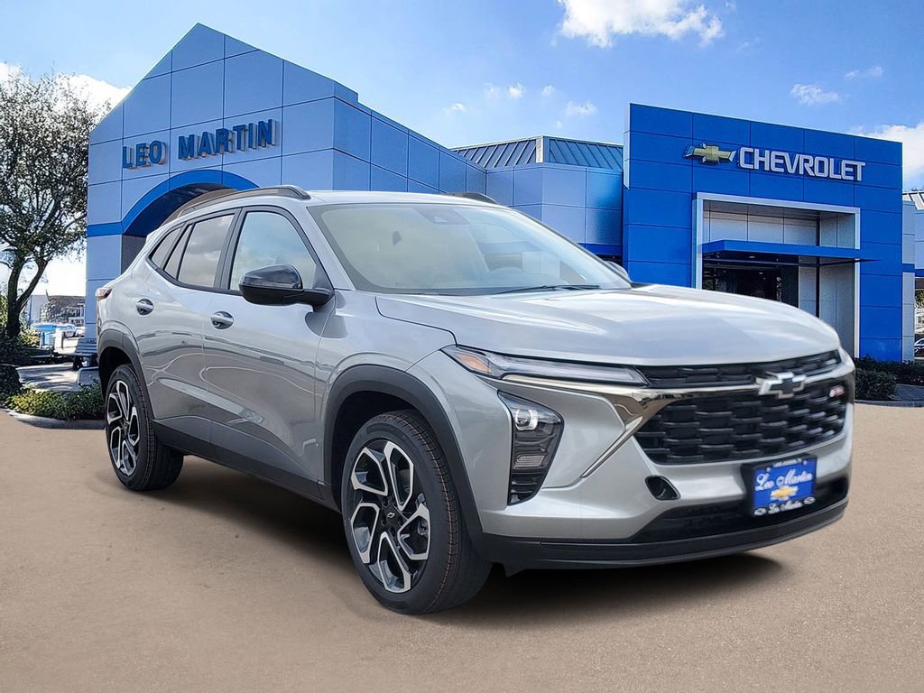 New 2026 Chevrolet Trax RS w/ Sunroof Package FWD image 2