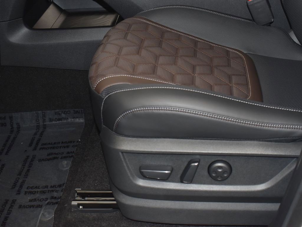New 2026 Nissan Armada Platinum image 17