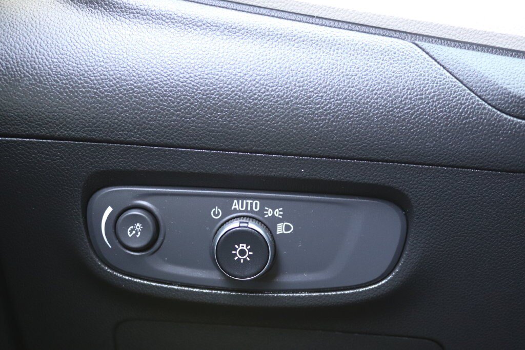Used 2024 Buick Encore GX Preferred w/ Comfort Package FWD image 21