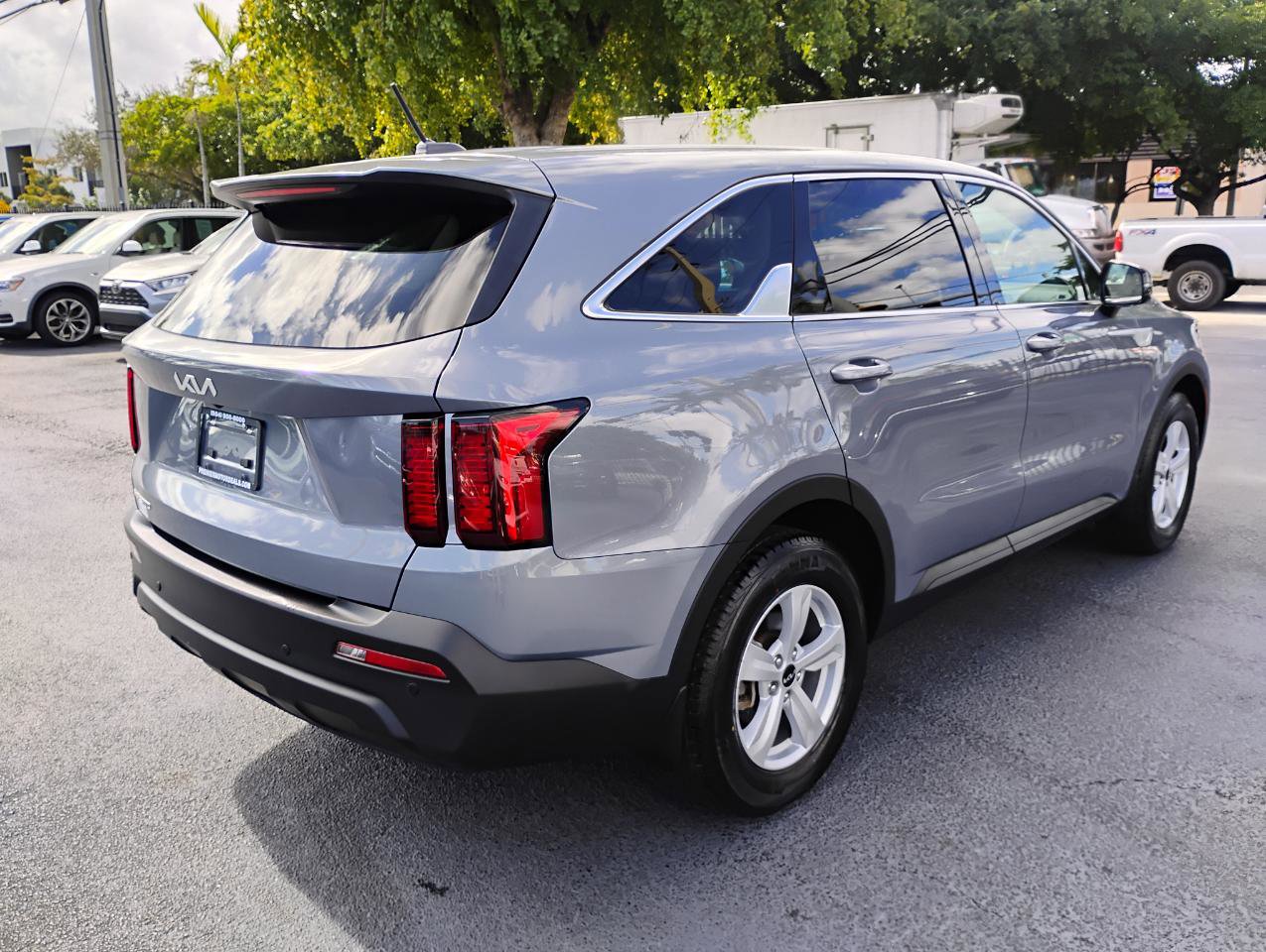 Used 2023 Kia Sorento LX FWD image 33