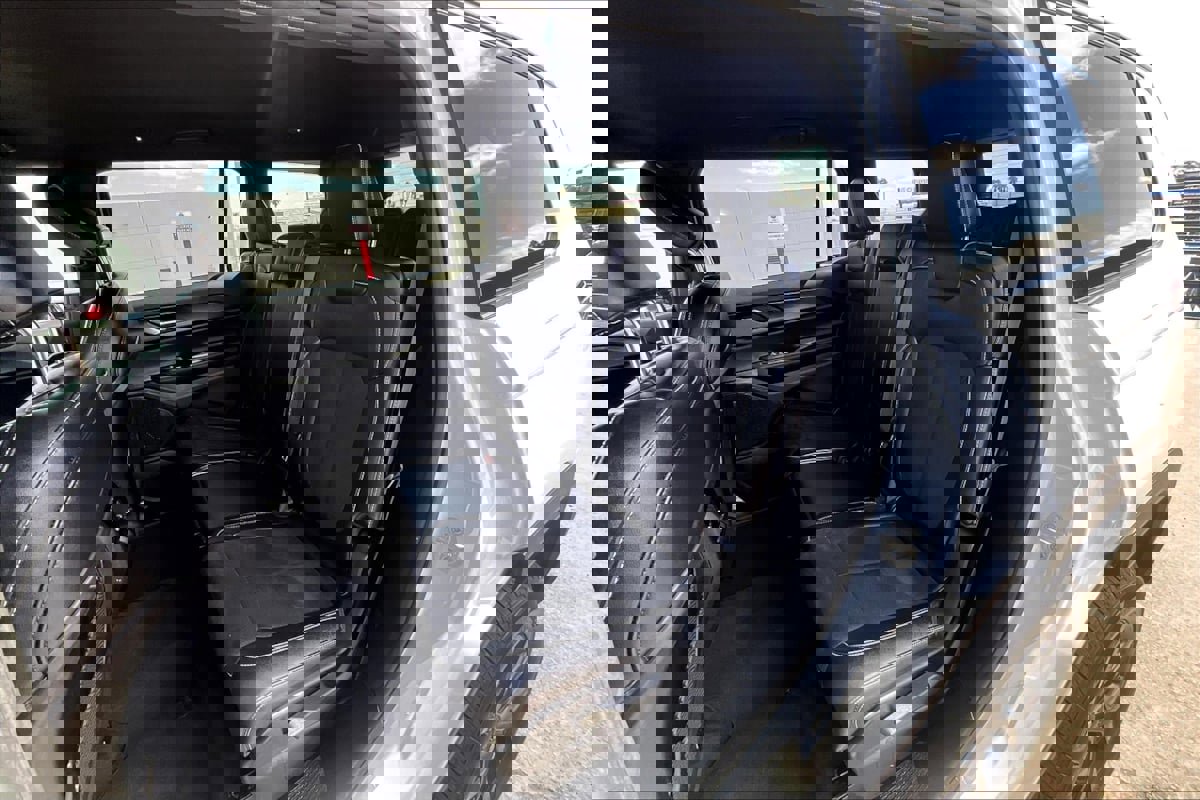 Used 2024 Jeep Grand Cherokee L Laredo image 22