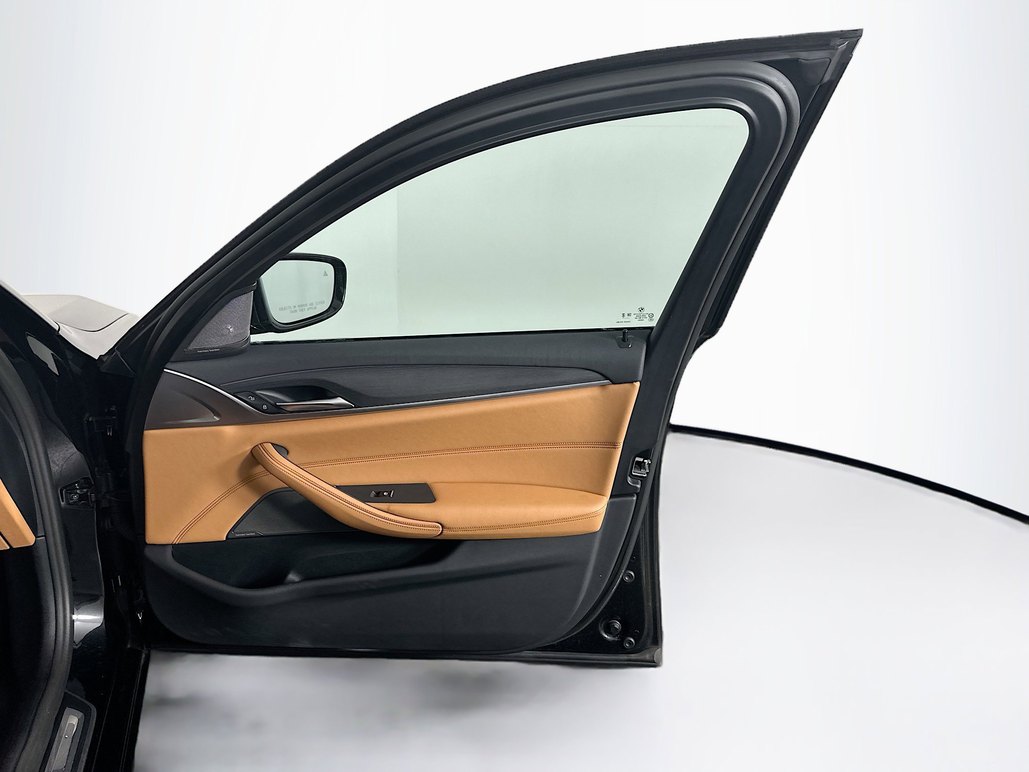 Used 2023 BMW 530i w/ Premium Package RWD image 35