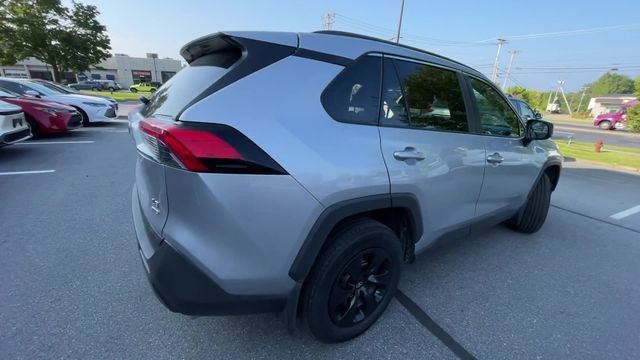 Certified 2021 Toyota RAV4 LE AWD/4WD image 8