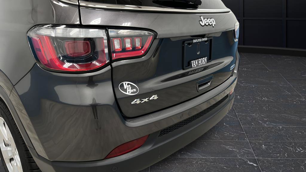 Used 2018 Jeep Compass Latitude w/ Popular Equipment Group AWD/4WD image 38