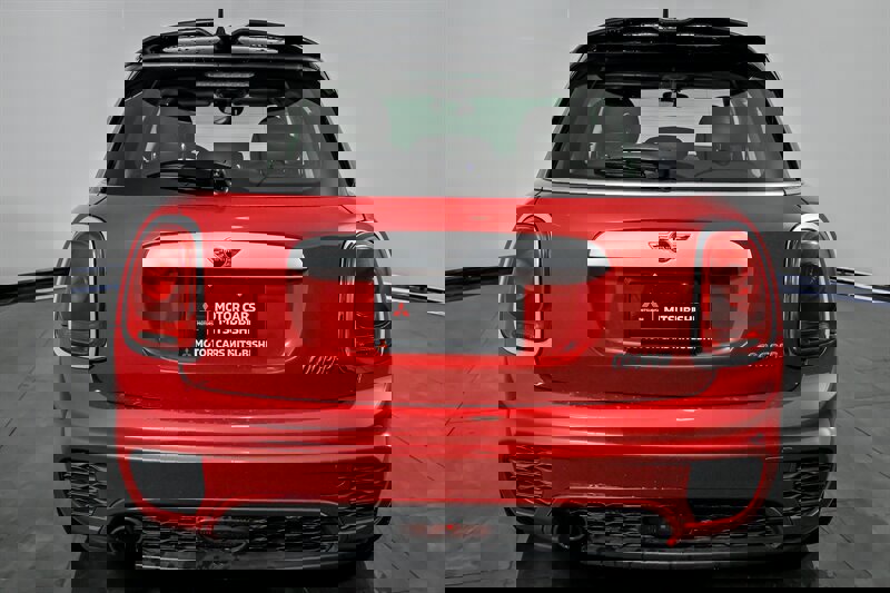 Used 2015 MINI Cooper 4-Door Hardtop image 9