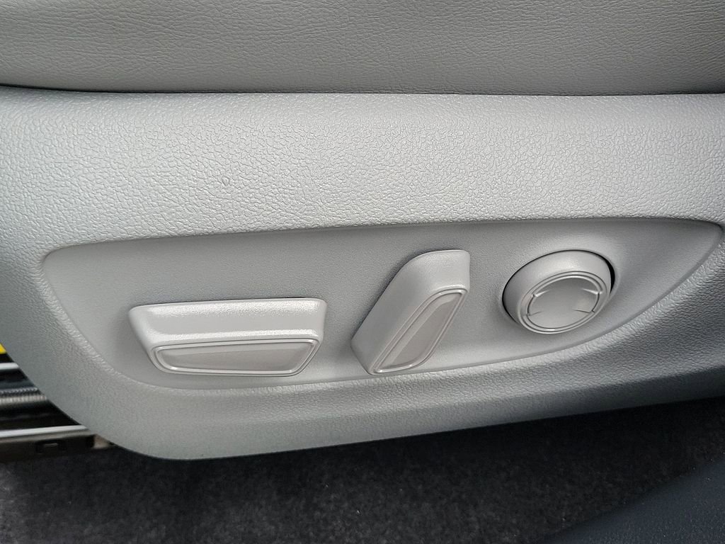 New 2026 Toyota Highlander Platinum image 22