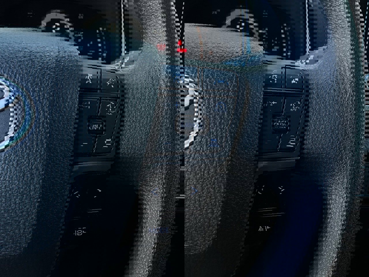 Used 2025 Toyota Camry LE image 33