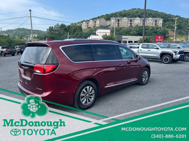 Used 2020 Chrysler Pacifica Limited w/ Advanced Safetytec Group FWD image 8