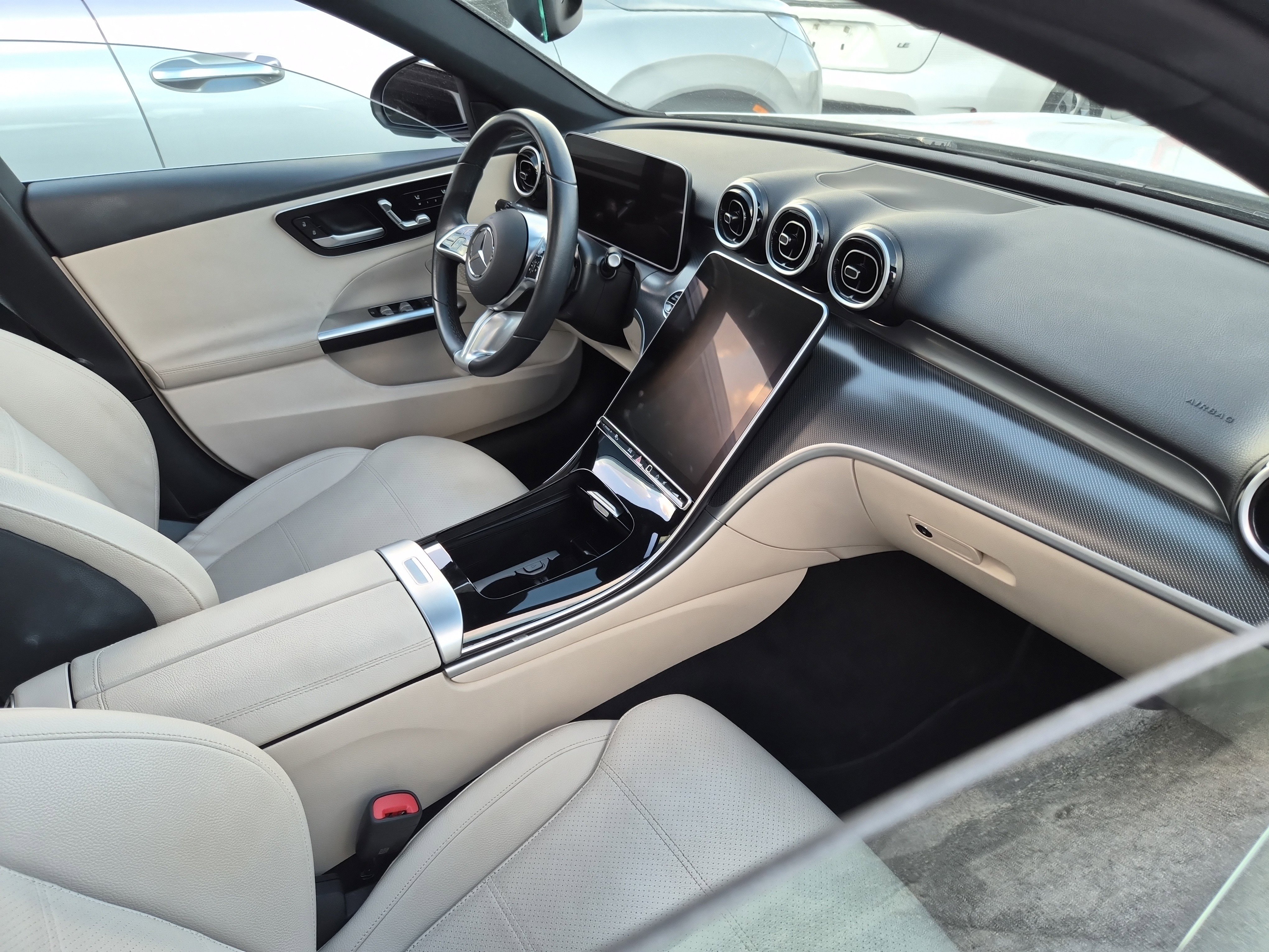 Used 2025 Mercedes-Benz C 300 Sedan image 5