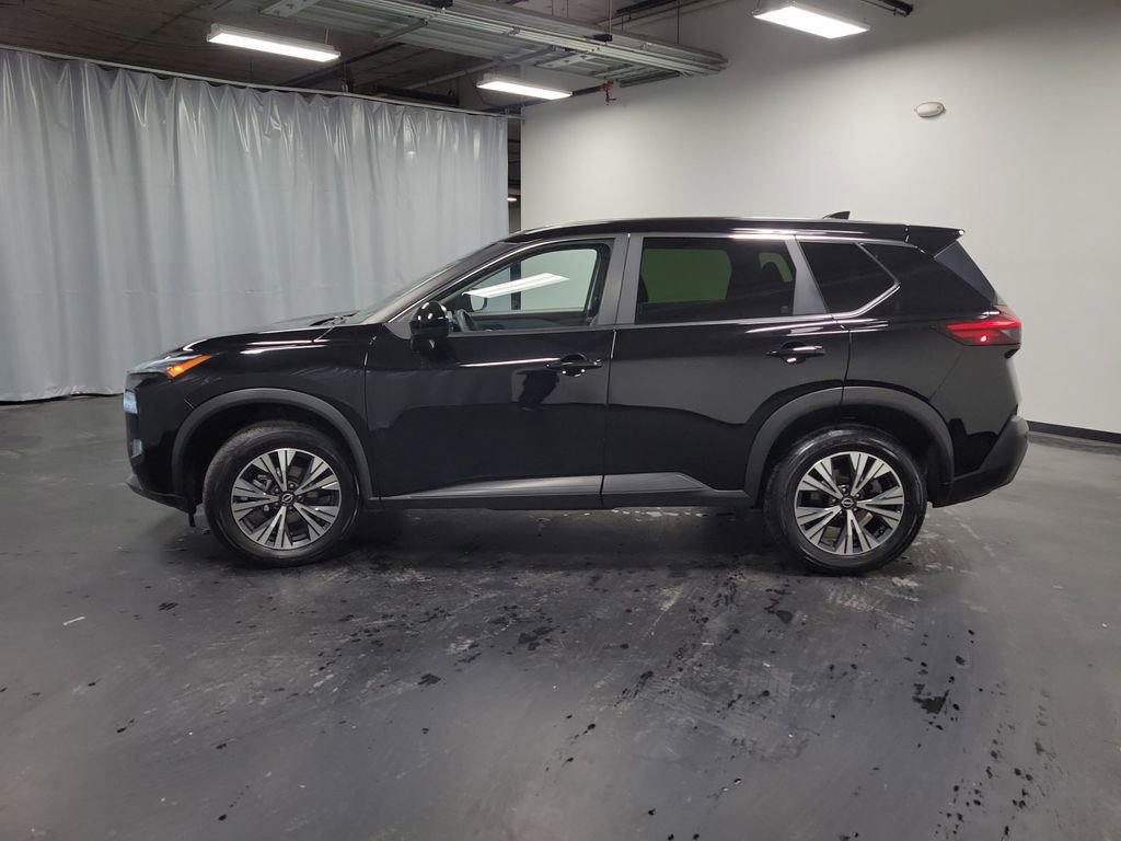 Used 2023 Nissan Rogue SV image 5