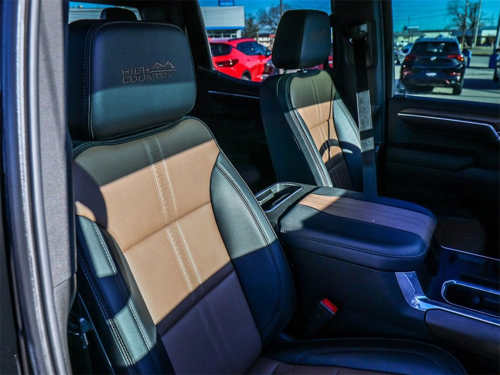 Used 2023 Chevrolet Silverado 1500 High Country w/ Technology Package image 18