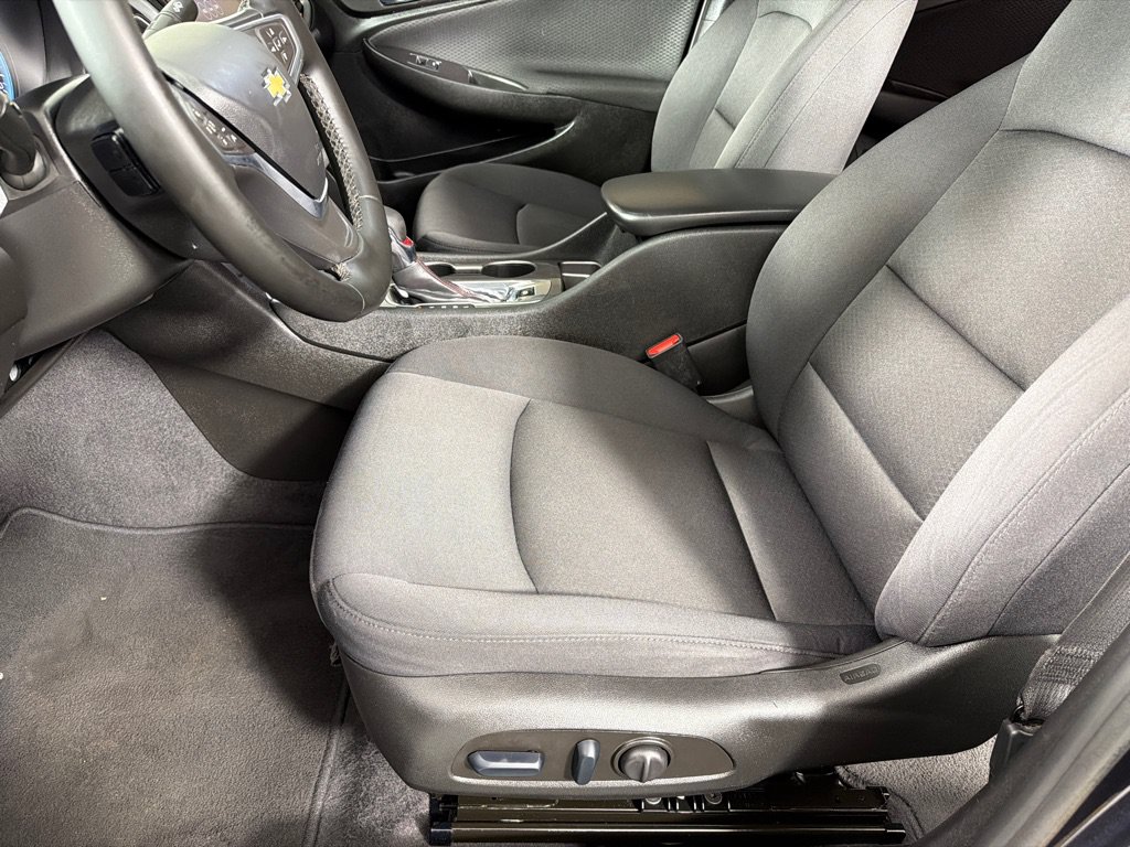 Used 2023 Chevrolet Malibu RS FWD image 12