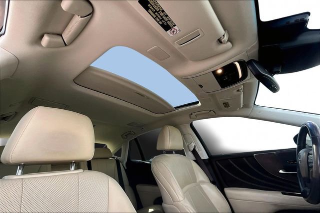 Used 2018 Lexus LS 500 w/ Accessory Package (Z2) image 16