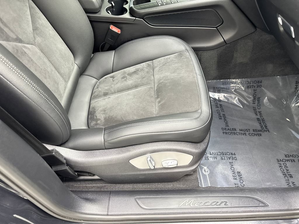 Used 2021 Porsche Macan image 43