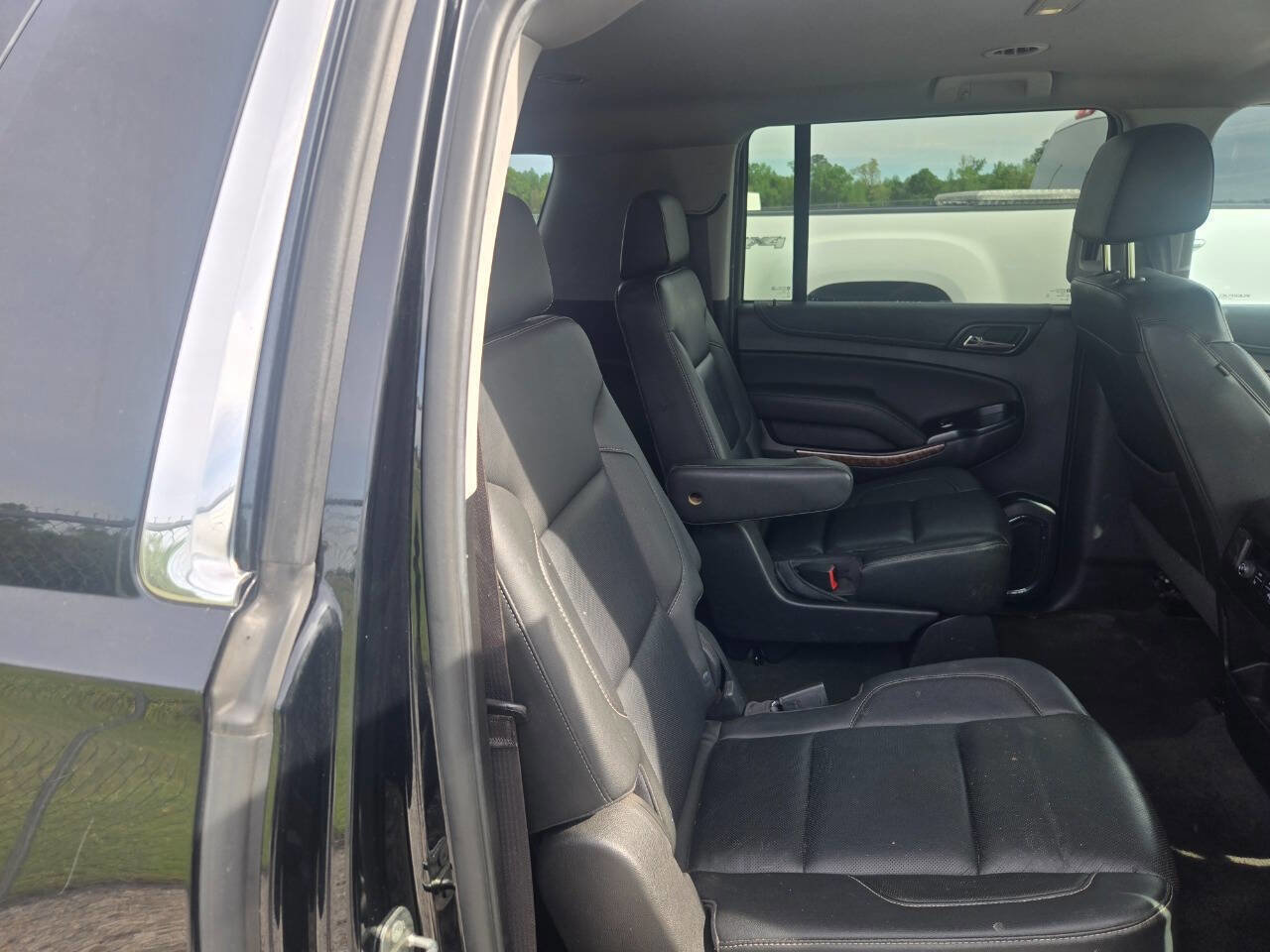 Used 2018 Chevrolet Suburban Premier image 7