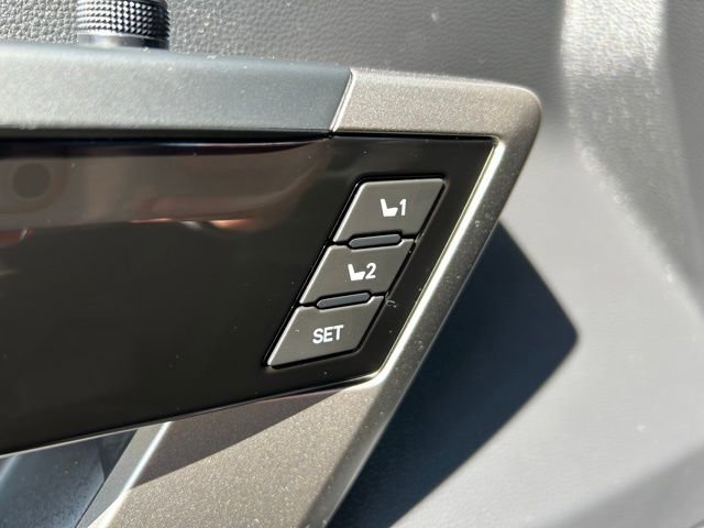 Used 2026 Toyota Tundra Limited AWD/4WD image 34