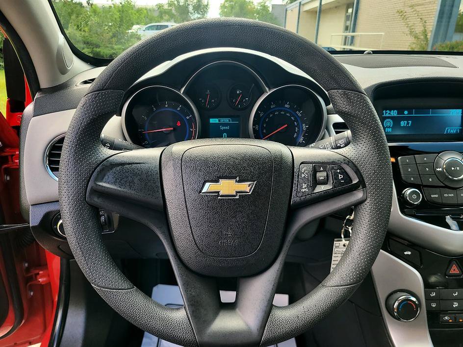 Used 2016 Chevrolet Cruze LS FWD image 26
