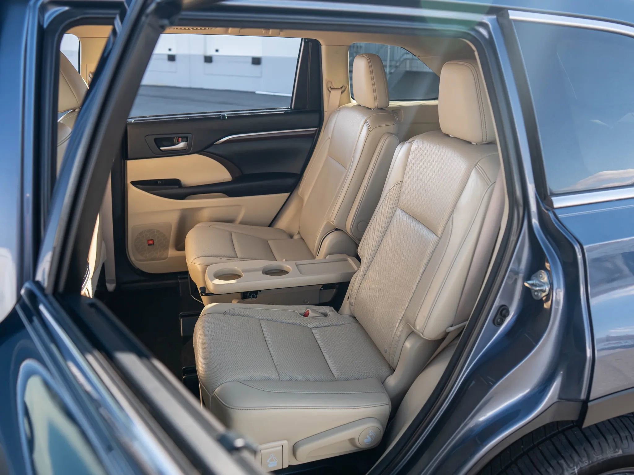 Used 2015 Toyota Highlander Limited image 22