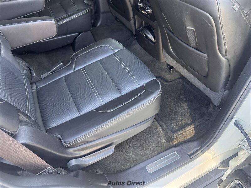 Used 2015 GMC Yukon Denali w/ Premium Package AWD/4WD image 28