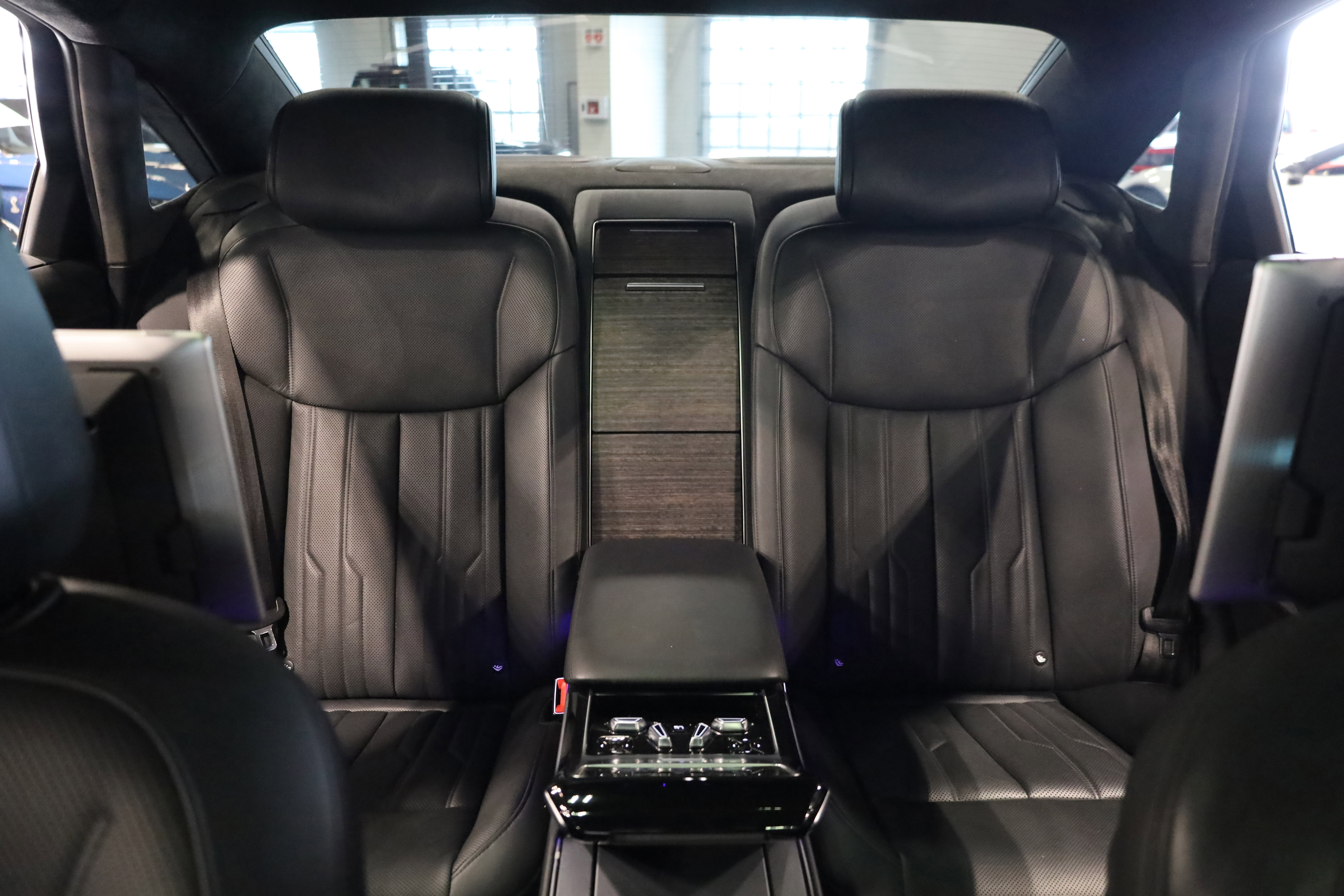 Used 2020 Audi A8 L 4.0T w/ Sport Plus Package image 37