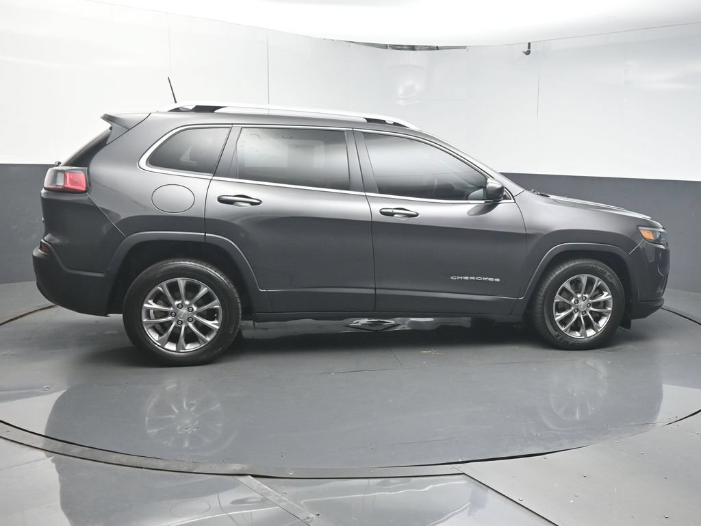 Used 2019 Jeep Cherokee Latitude Plus w/ Comfort/Convenience Group FWD image 8