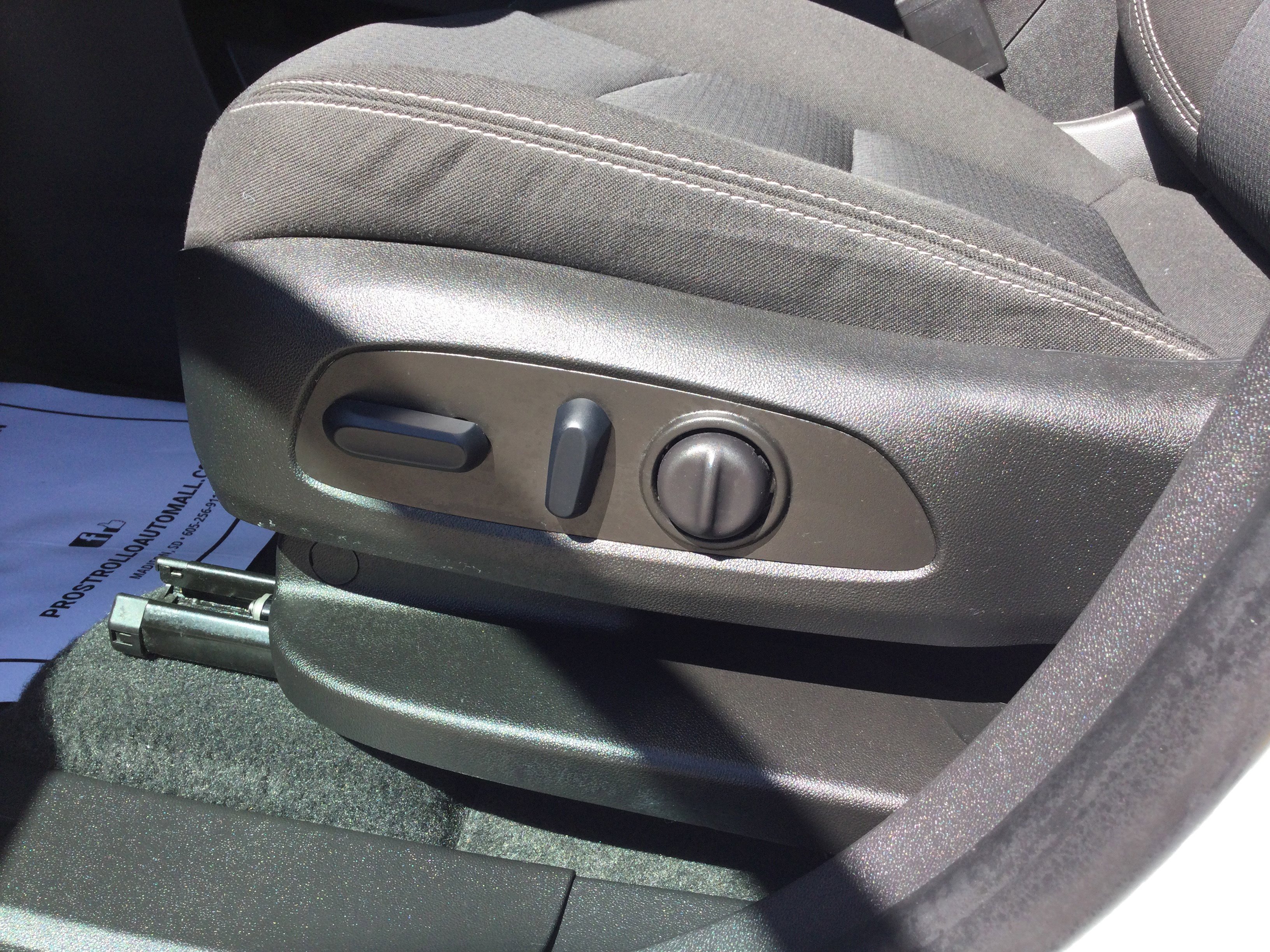 Used 2024 GMC Terrain SLE w/ Driver Convenience Package AWD/4WD image 8