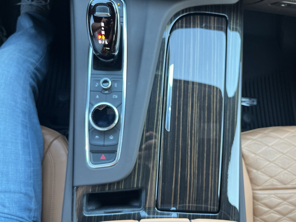 Used 2021 Cadillac Escalade ESV Sport w/ Driver Assist Tech Package AWD/4WD image 27