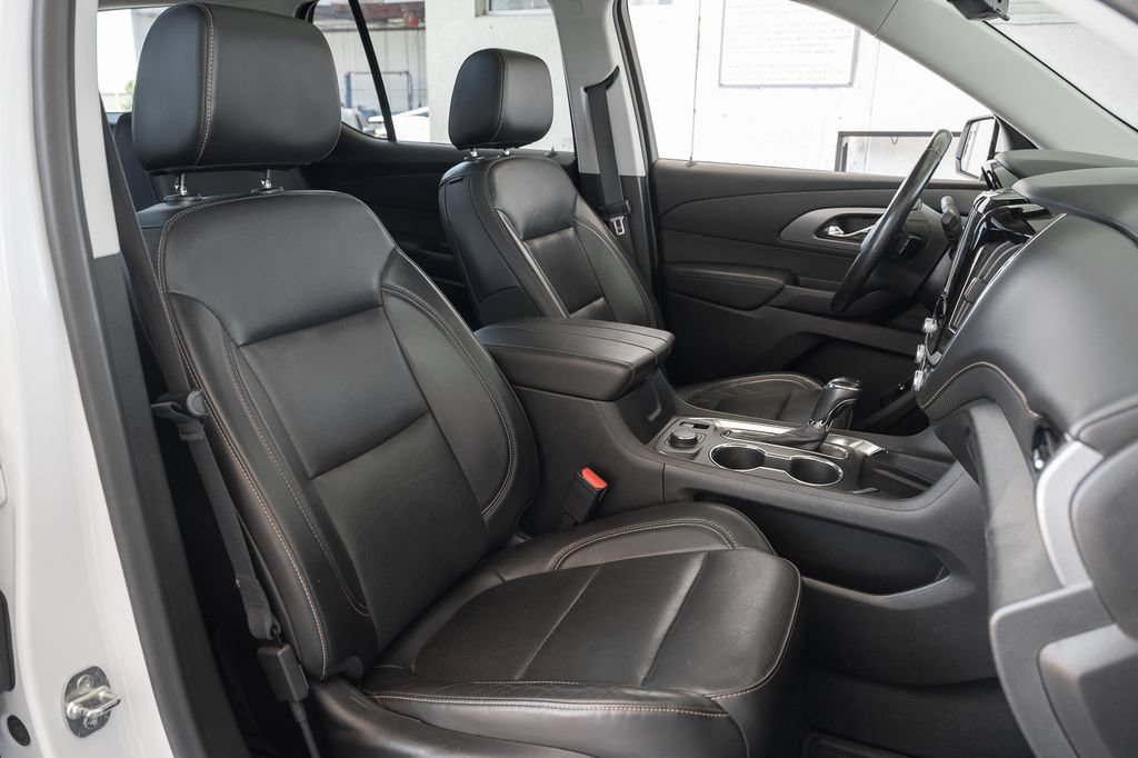 Used 2020 Chevrolet Traverse Premier w/ LPO, Cargo Package FWD image 45