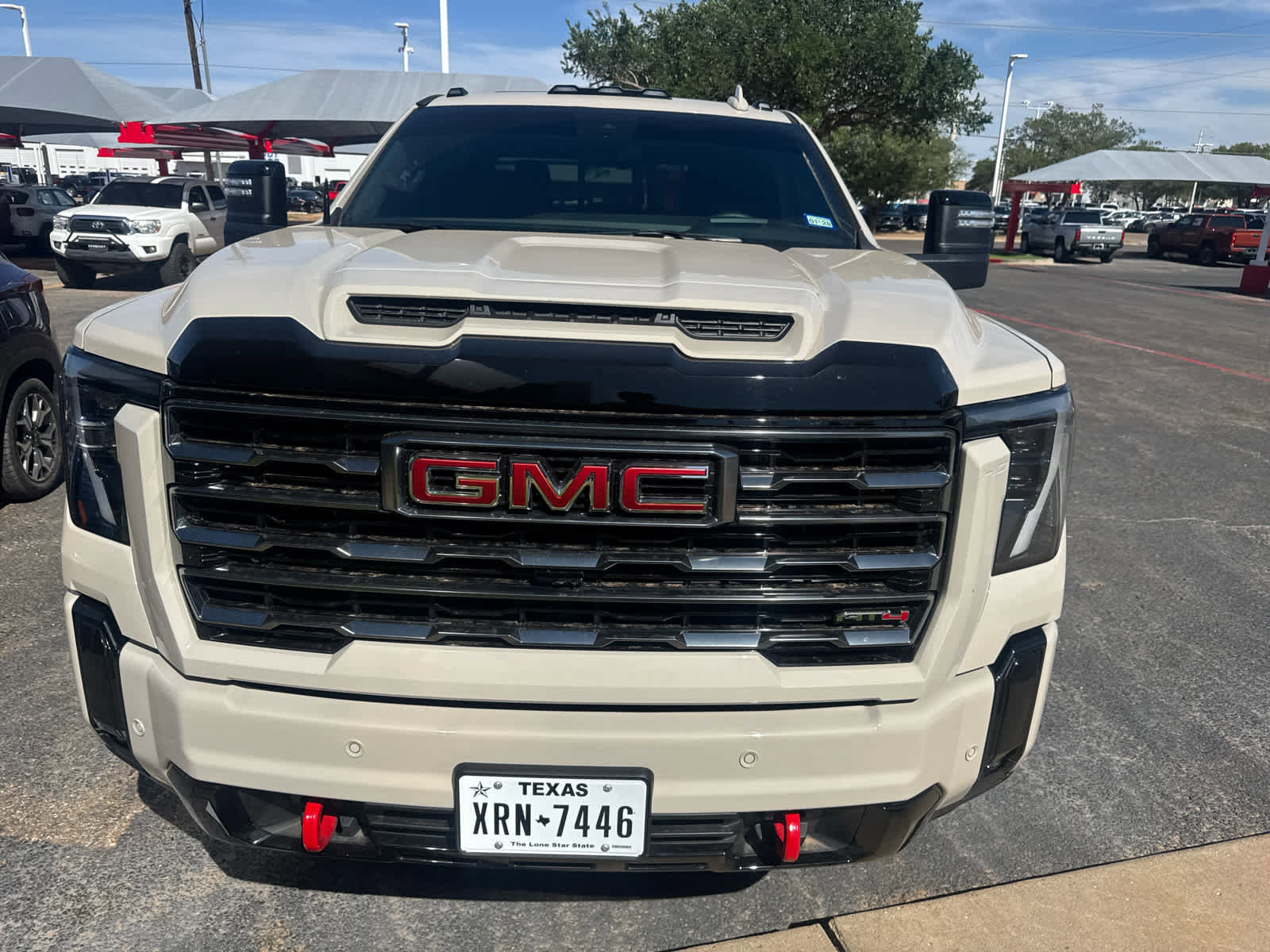 Used 2026 GMC Sierra 2500 AT4 w/ AT4 Premium Plus Package image 2