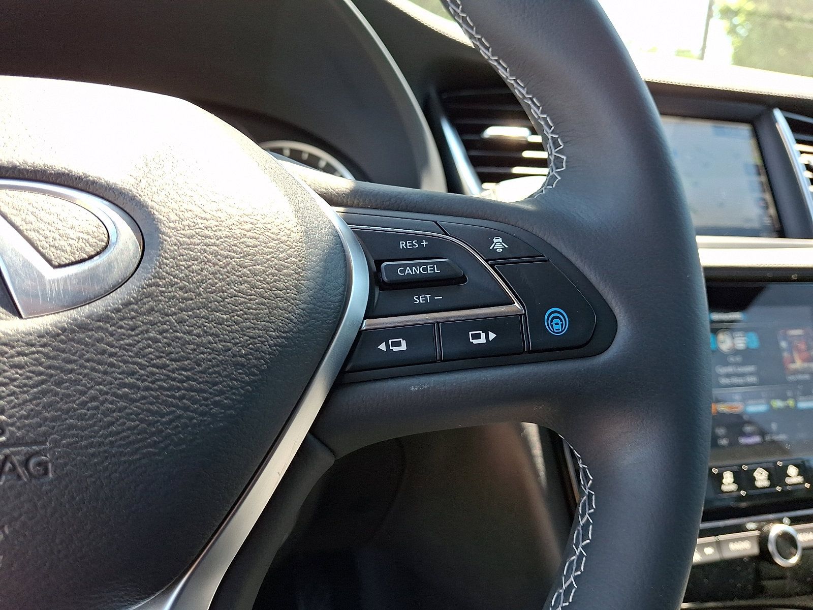 Certified 2023 INFINITI QX55 Essential AWD/4WD image 22