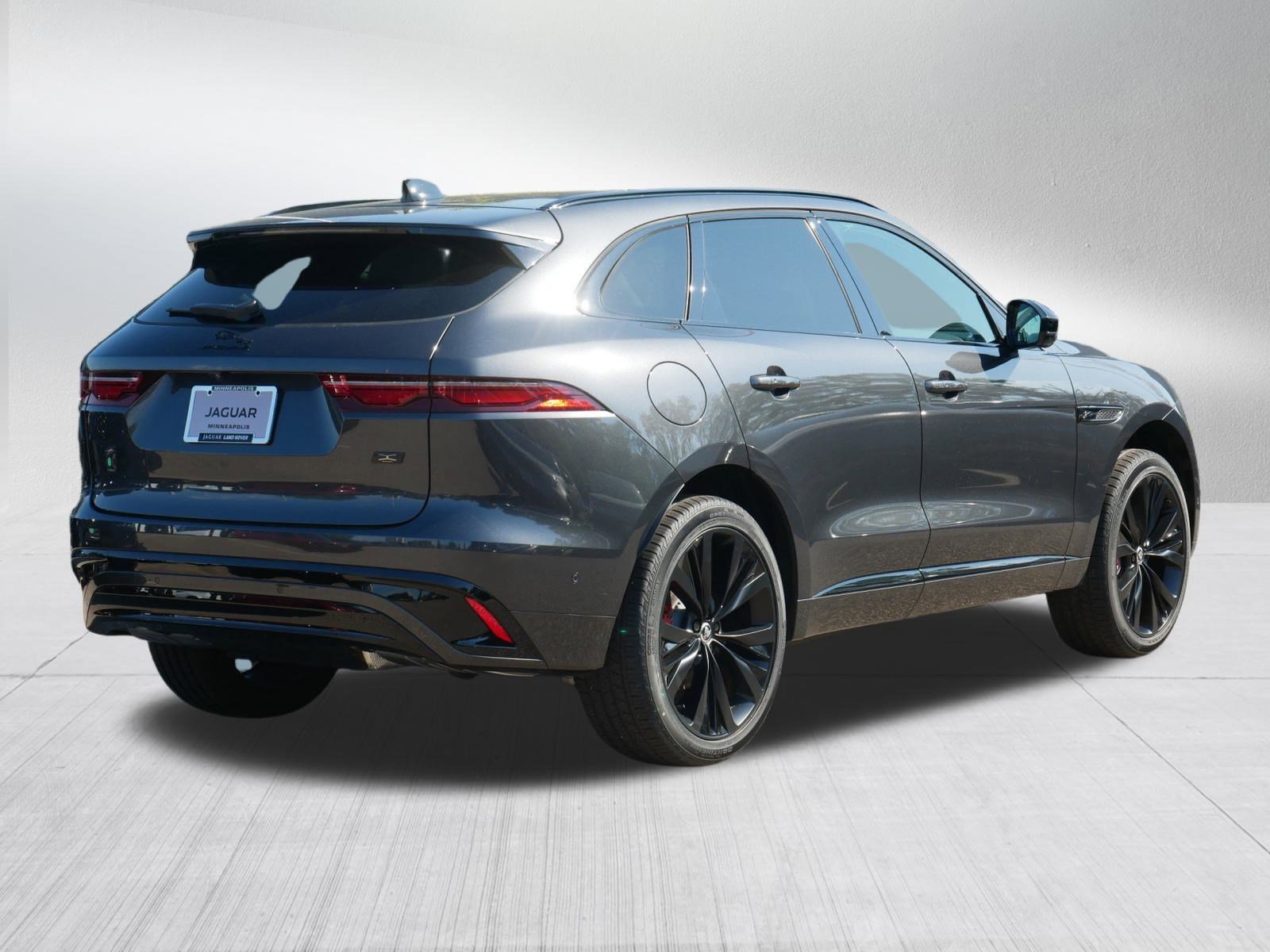 New 2026 Jaguar F-PACE R-Dynamic S image 2