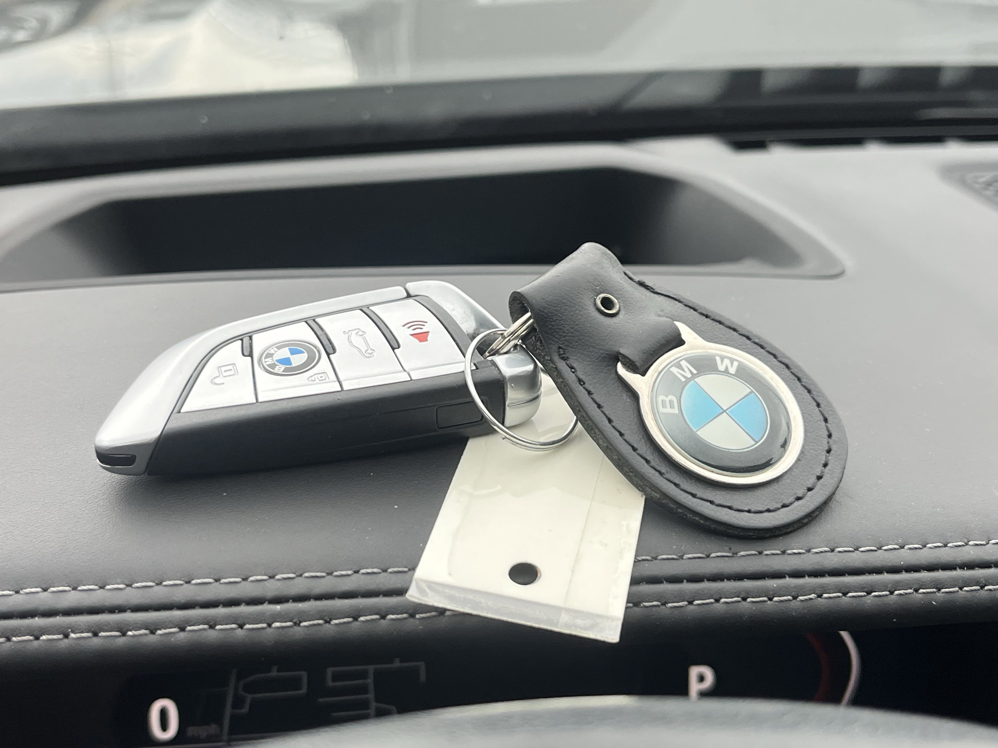 Used 2022 BMW 750i xDrive w/ Executive Package image 38