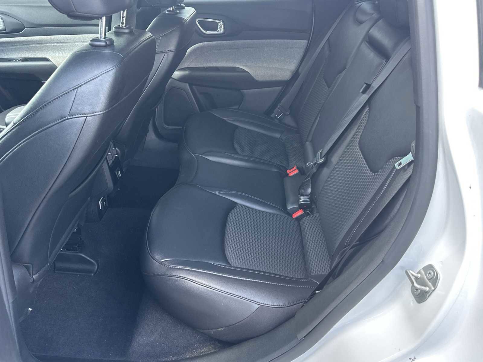 Used 2024 Jeep Compass Latitude image 20